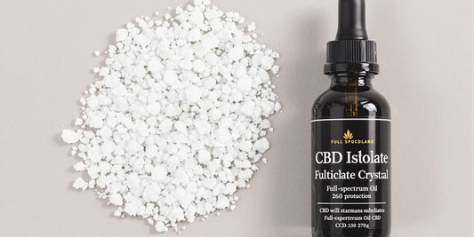 CBD Isolat und Vollspektrum Öl auf neutralem Hintergrund.